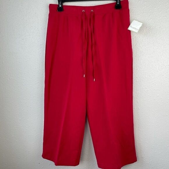 NWT Passports Red Cropped Sweatpants Size M - Picture 1 of 6